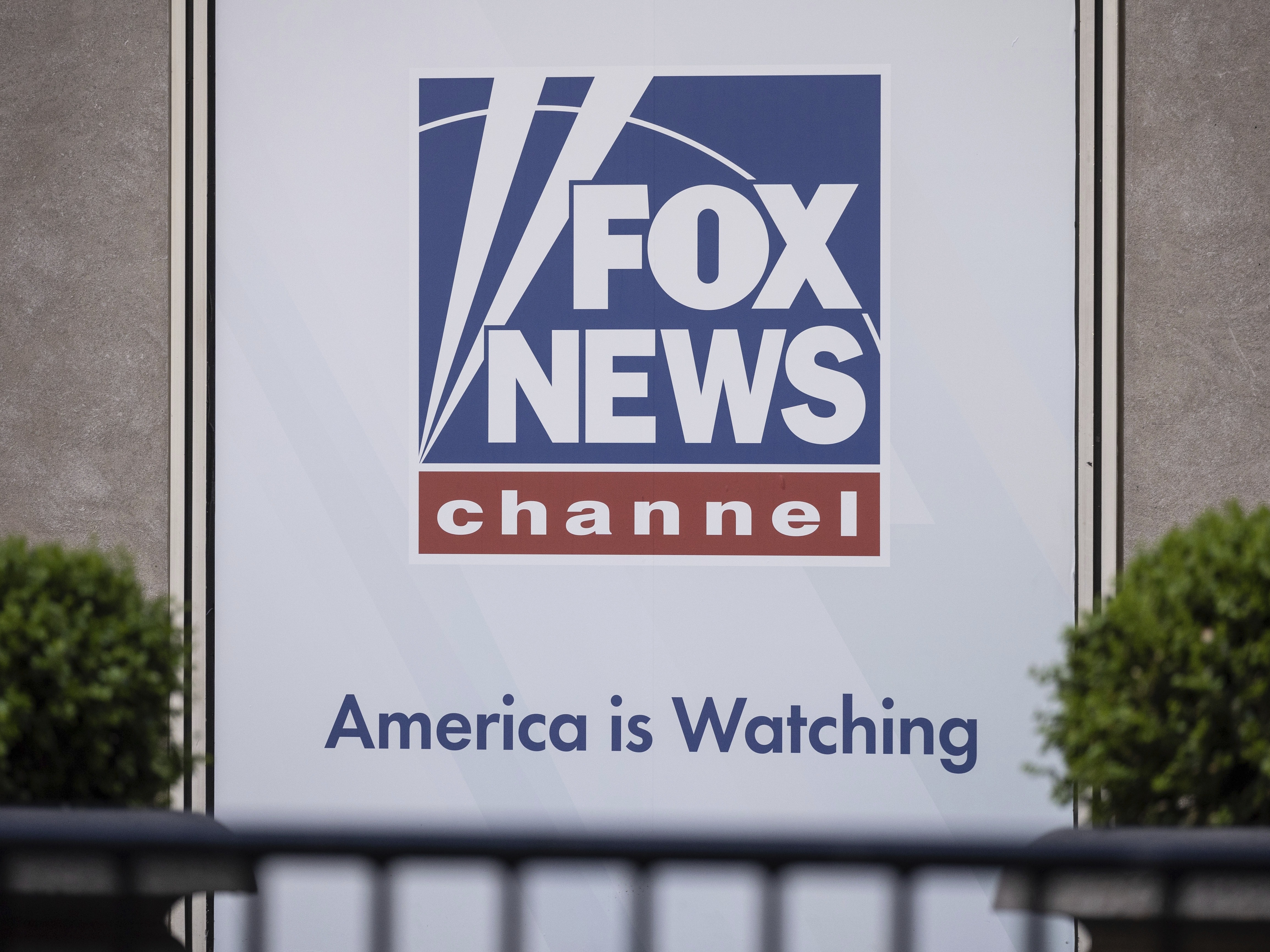 caption: U.S. District Judge Ronnie Abrams dismissed Fox News on Wednesday as a defendant in a lawsuit filed by Jennifer Eckhart, a former producer. Her suit against former star anchor Ed Henry, alleging he sexually assaulted and harassed her, can go forward, the judge ruled.<br>