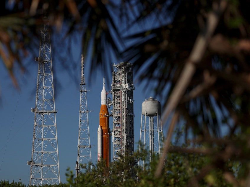 caption: NASA's Artemis I rocket sits on launch pad 39-B after the launch was scrubbed at Kennedy Space Center on September 06, 2022 in Cape Canaveral, Florida.