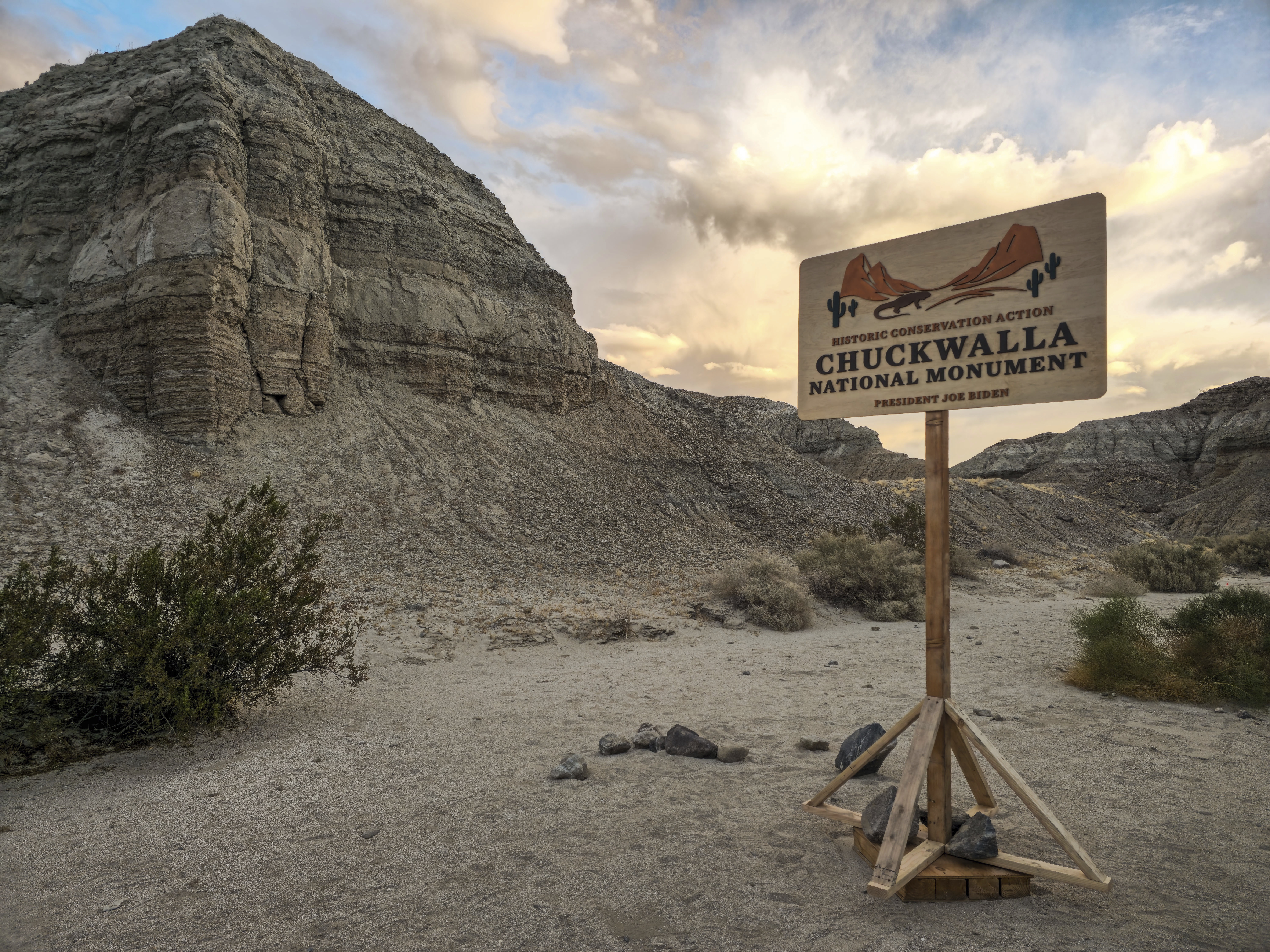 caption: A sign is set up ahead of President Joe Biden's visit to the Chuckwalla National Monument, Jan. 7, 2025, to the Coachella Valley, Calif.