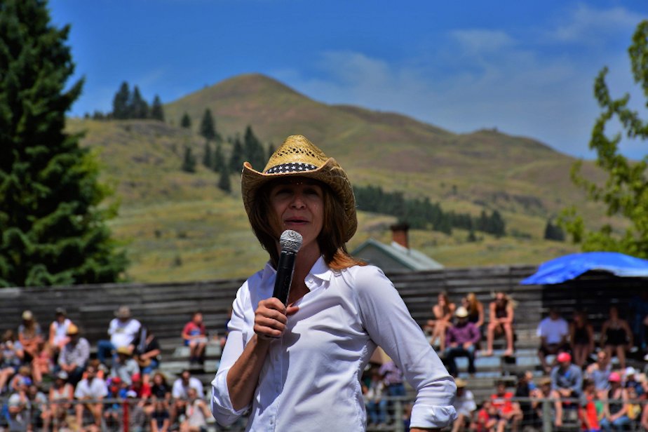 caption: Hilary Franz's campaign photo for her 2024 gubernatorial campaign, which began in May 2023, and ended in November when she switched to running for Washington's 6th Congressional District. 