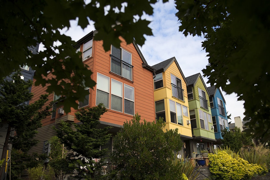 caption: Homes in Seattle's Wallingford neighborhood, August 25, 2017