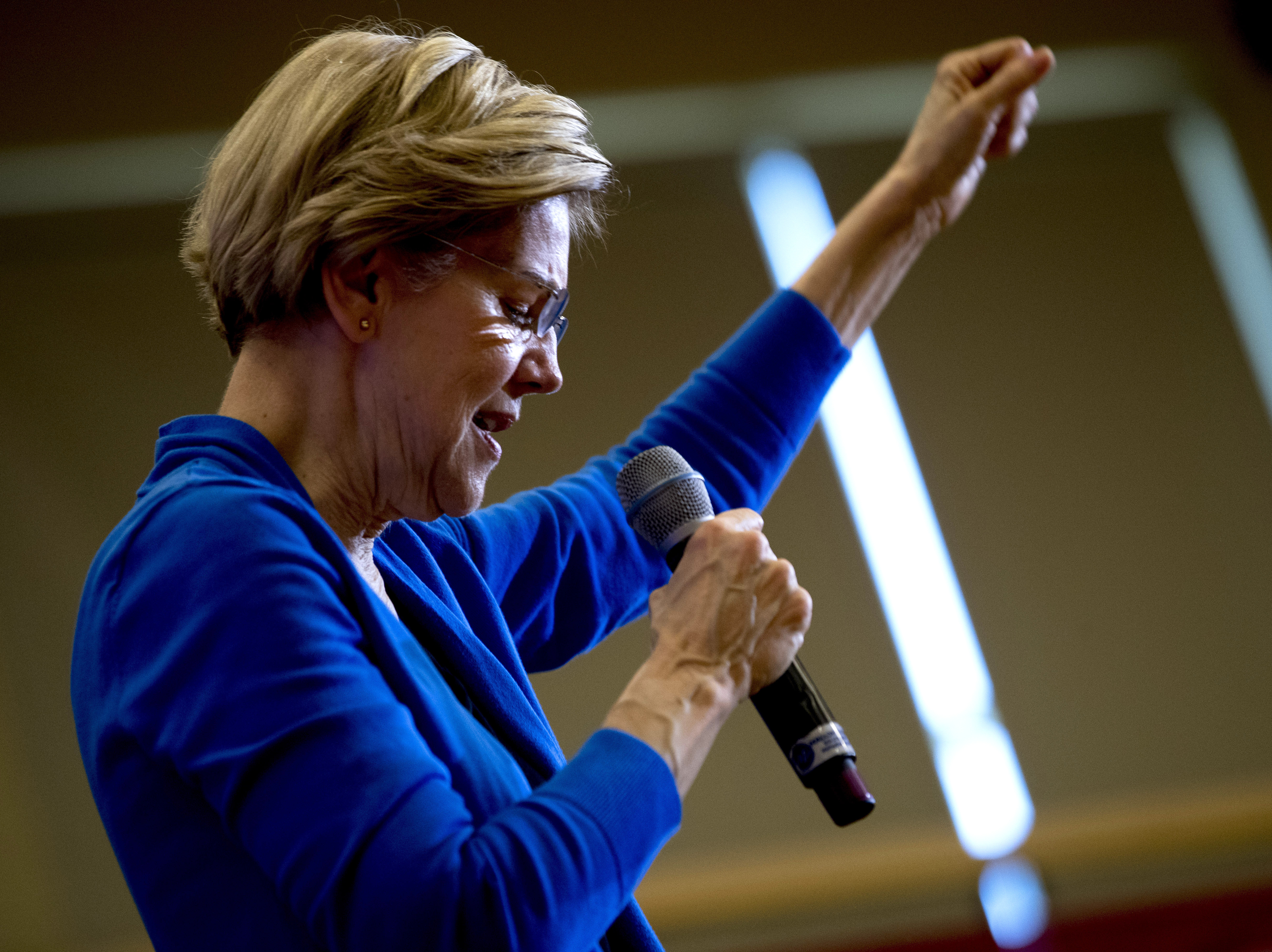 caption: Democratic presidential candidate Sen. Elizabeth Warren, D-Mass., speaks at a campaign stop at Nashua Community College in Nashua, N.H.