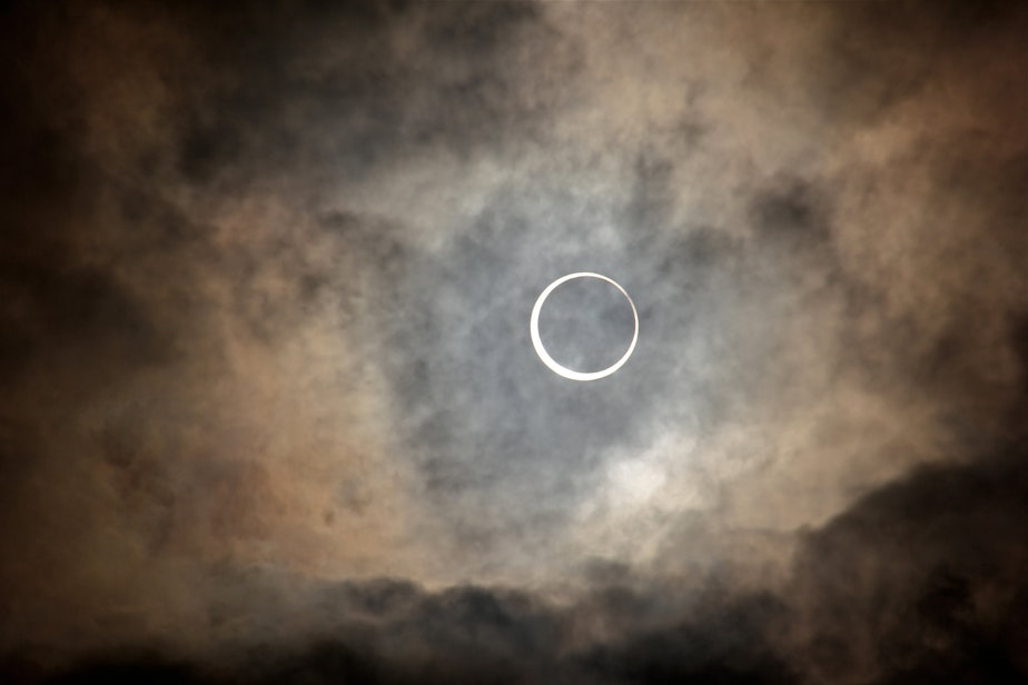 caption: The solar eclipse on May 21, 2012, Yokohama, Japan.