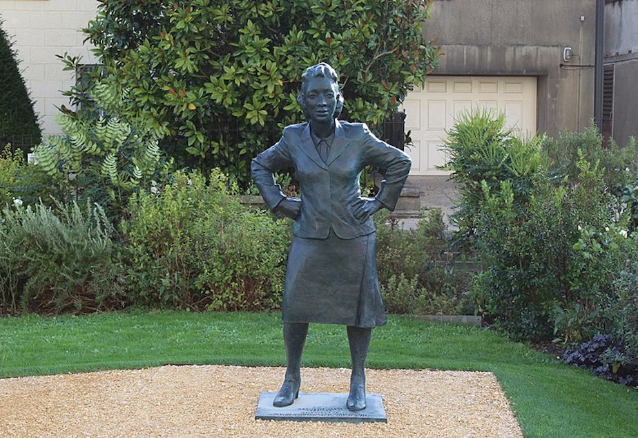 caption: Bronze statue of Henrietta Lacks by sculptor Helen Wilson-Roe located at Royal Fort House, Bristol, England. The statue was unveiled in October 2021. 