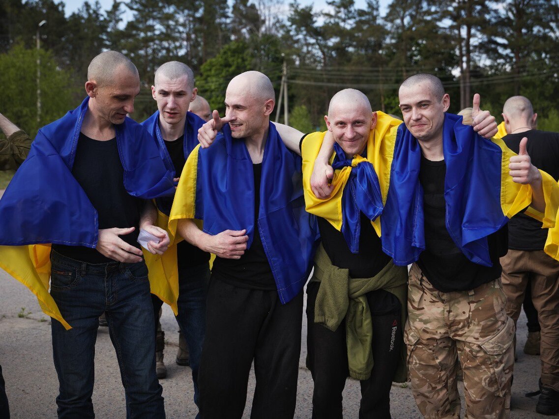 caption: Two-hundred and seventy Ukrainian military personnel and 120 civilians are returned to Ukraine after the Russian Defense Ministry announced on Friday that Moscow and Kyiv had exchanged that amount of prisoners each in the first round of a large-scale swap on Friday.