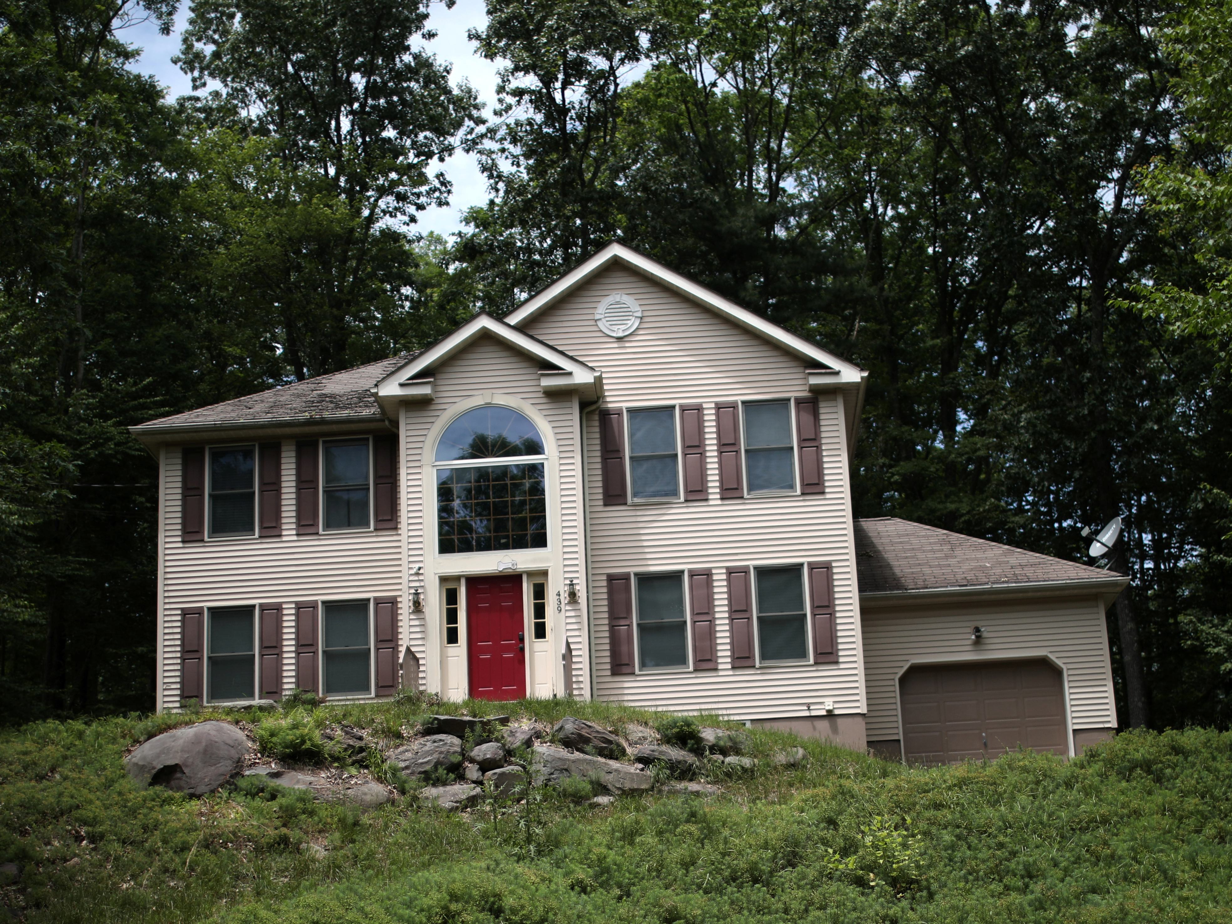 caption: The federal government is telling lenders to lower or suspend mortgage payments for homeowners who have lost income due to the coronavirus outbreak.