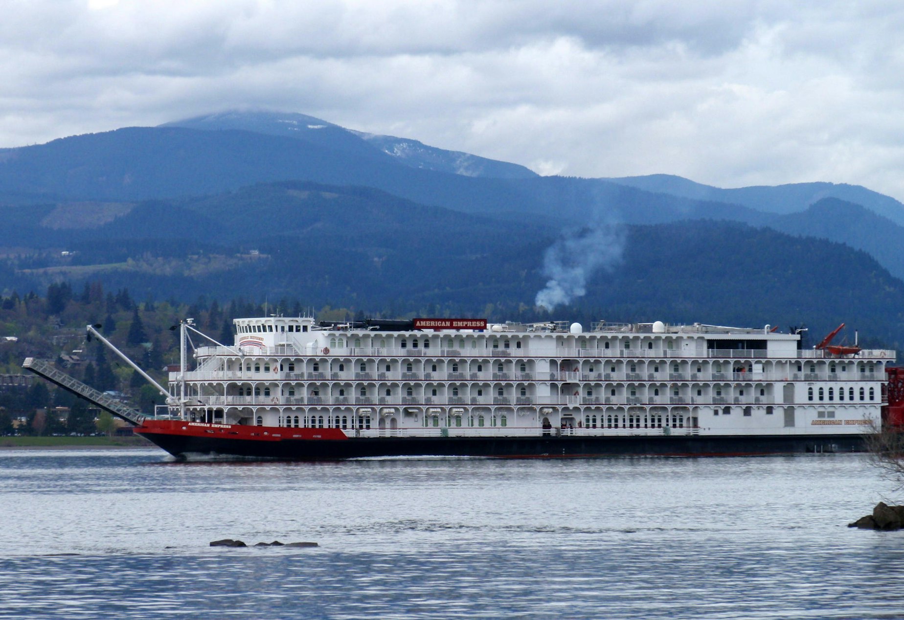 small cruise ships pacific northwest
