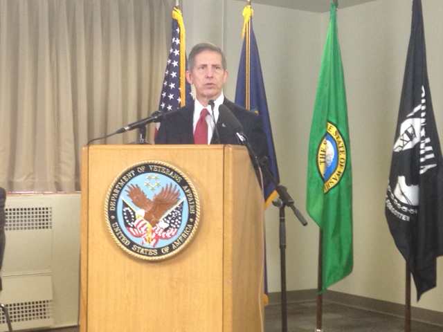 caption: Deputy Veterans Affairs Secretary Sloan Gibson address reporters at the VA hospital in Seattle.  