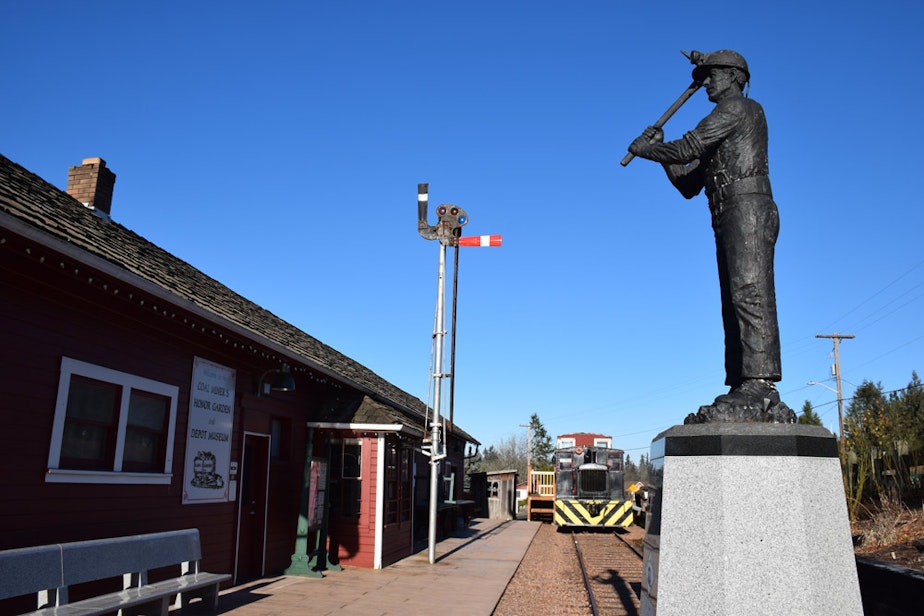 caption: The Black Diamond Museum sits in the town's old railroad depot. Trains no longer run through the city.