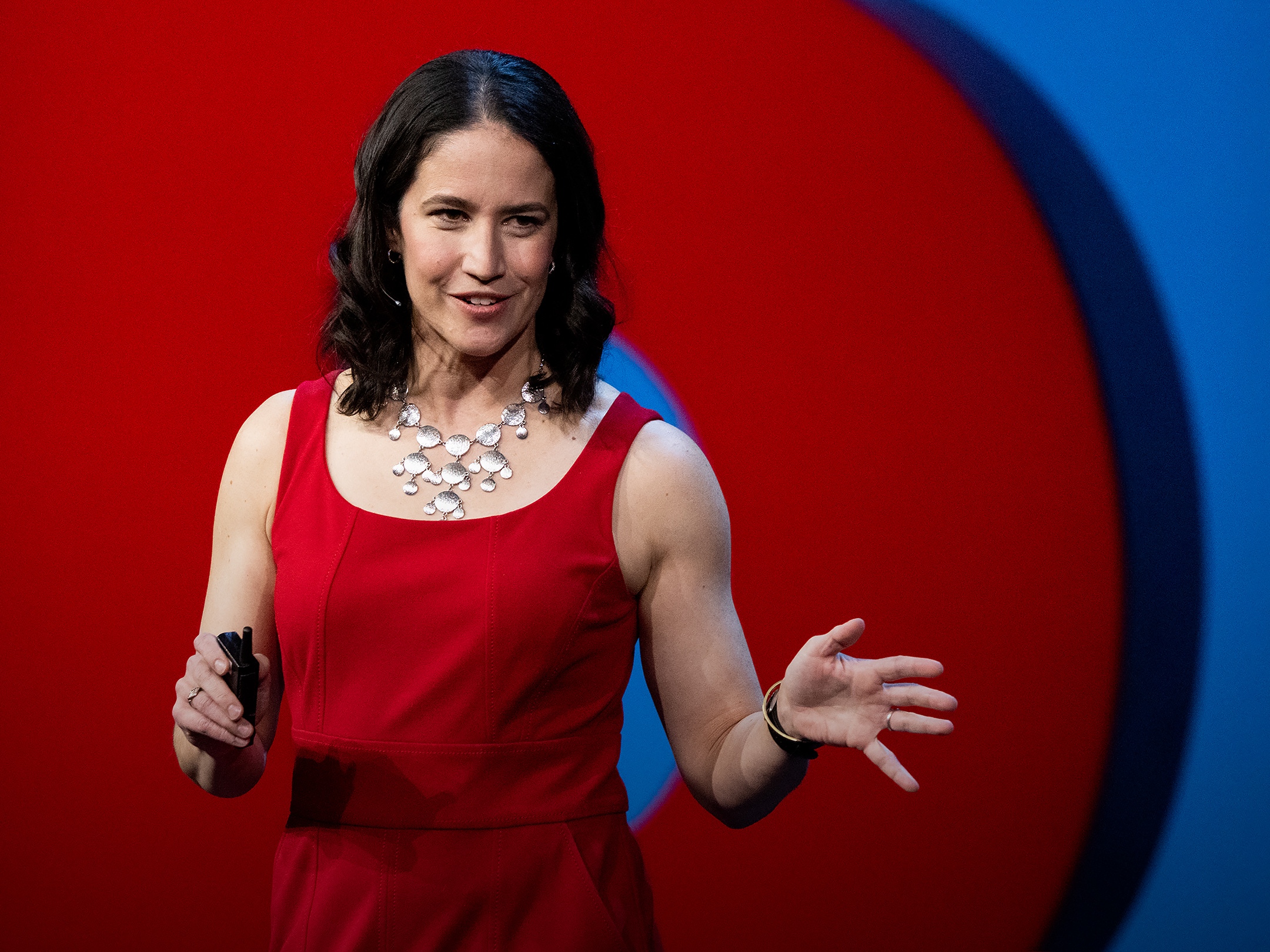 caption: Catherine Price speaks at SESSION 7 at TED2022: A New Era. April 10-14, 2022, Vancouver, BC, Canada. Photo: Gilberto Tadday / TED