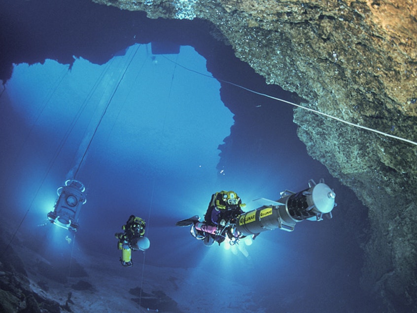 Jill Heinerth cave diving.