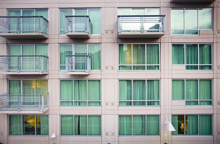 caption: A state report sounds the alarm over the rising use of hotels to temporarily house foster youth.