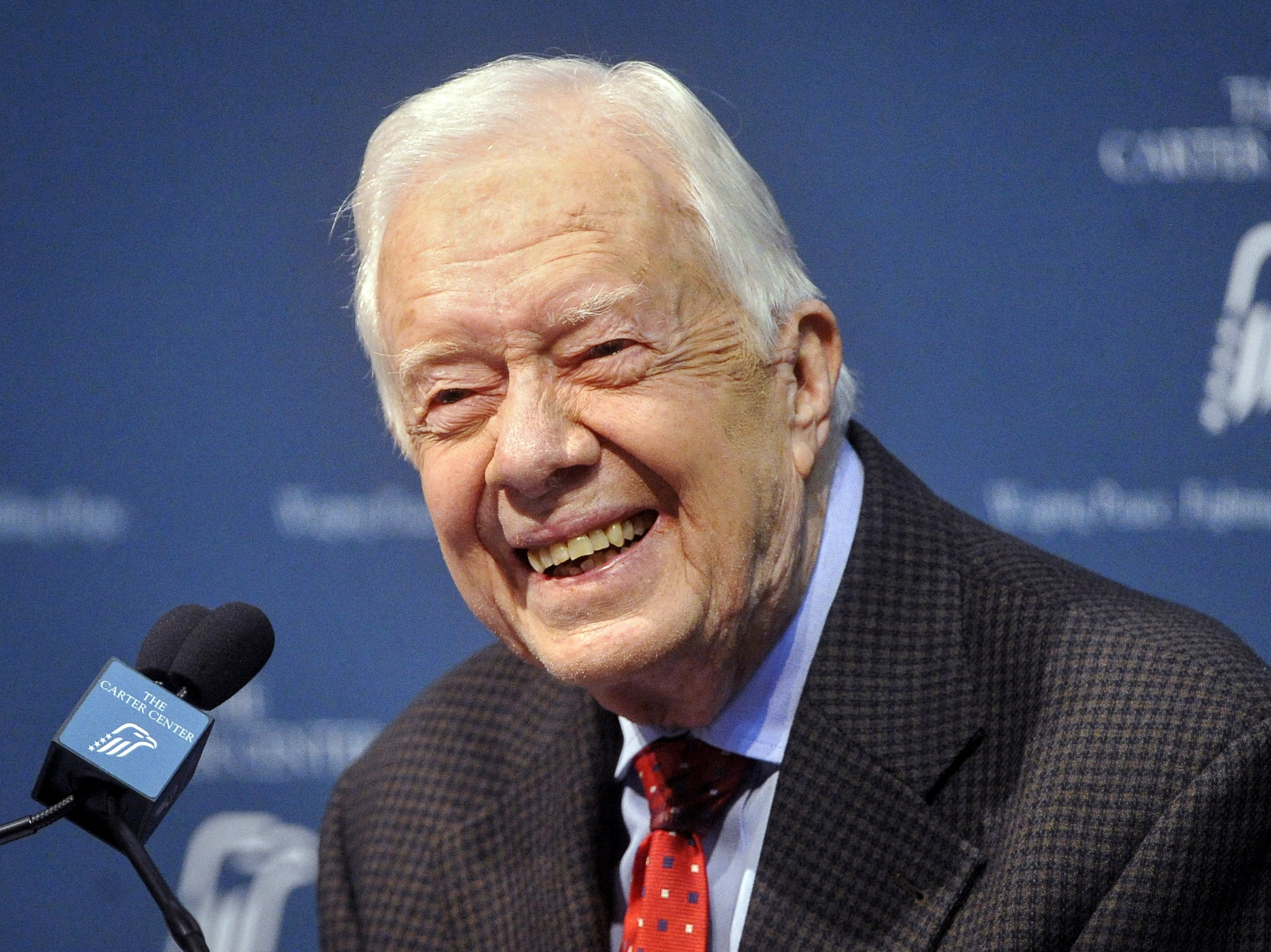 caption: Former U.S. President Jimmy Carter takes questions from the media during a news conference at the Carter Center in Atlanta on Aug. 20, 2015.