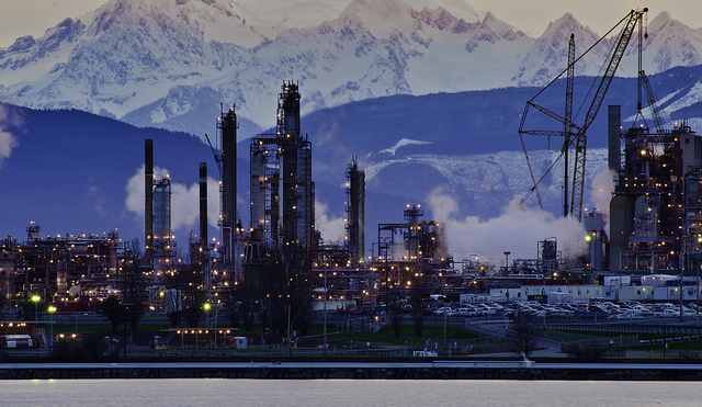 caption: The Tesoro refinery in Anacortes, Wash., with Mount Baker in the background.