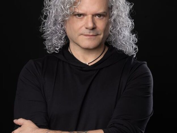 caption:  Shalom Auslander says non-kosher gum helped with his personal evolution.