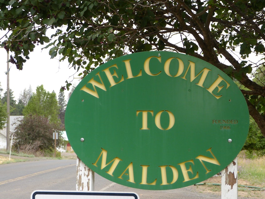 caption: A welcome sign to Malden, WA. Founded in 1906.