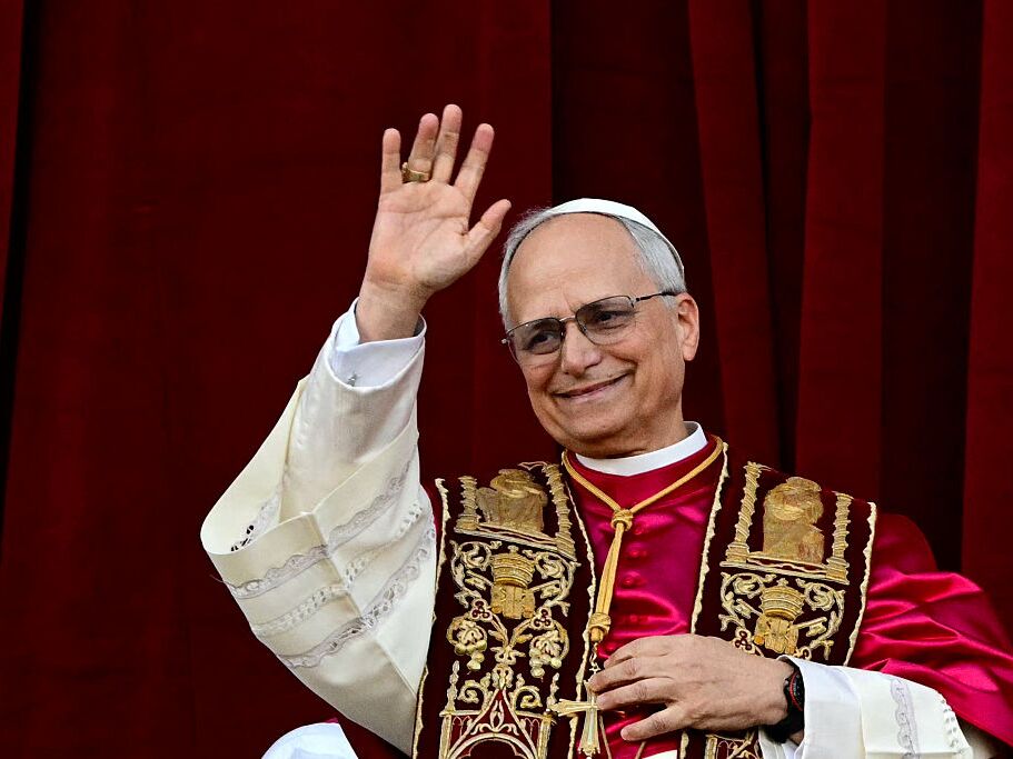 caption: *chicago bears voice* <em>DA POPE</em>