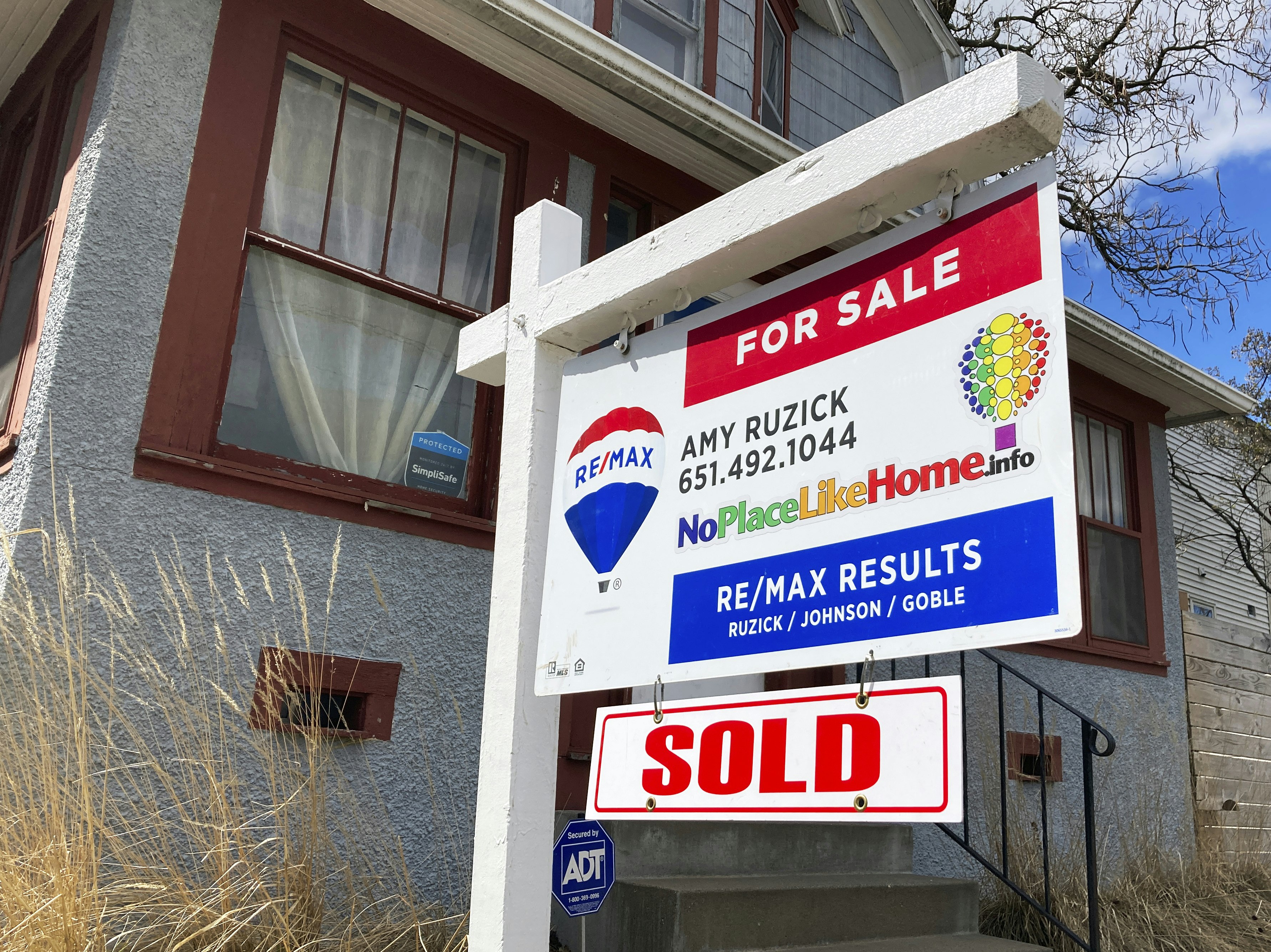 KUOW - Record Prices For Red Hot Housing Market: 'Fear Of Missing Out' - Vimarsana News