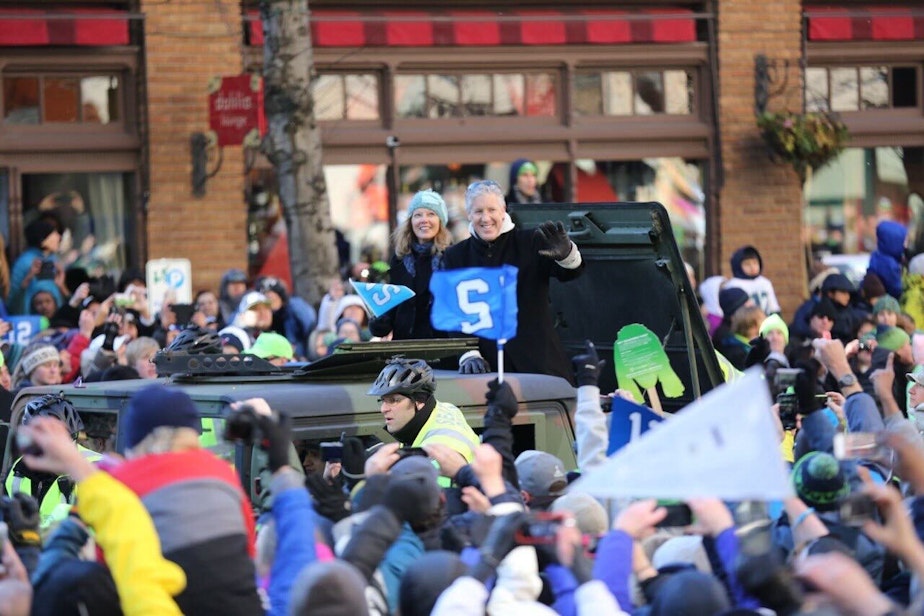 caption: Seahawks coach Pete Carroll and his wife, Glena Goranson, February 5, 2014 during the Super Bowl parade in downtown Seattle.vPete Carroll was the head of the Seattle NFL franchise when they won the Super Bowl XLVIII.