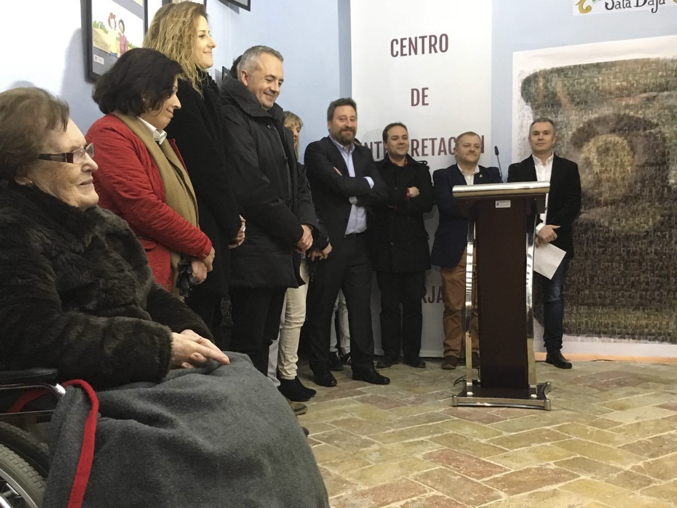 caption: Cecilia Gimenez, left, who restored a version of 'Ecce Homo' mural by 19th century painter Elías Garcia Martínez, died Monday.