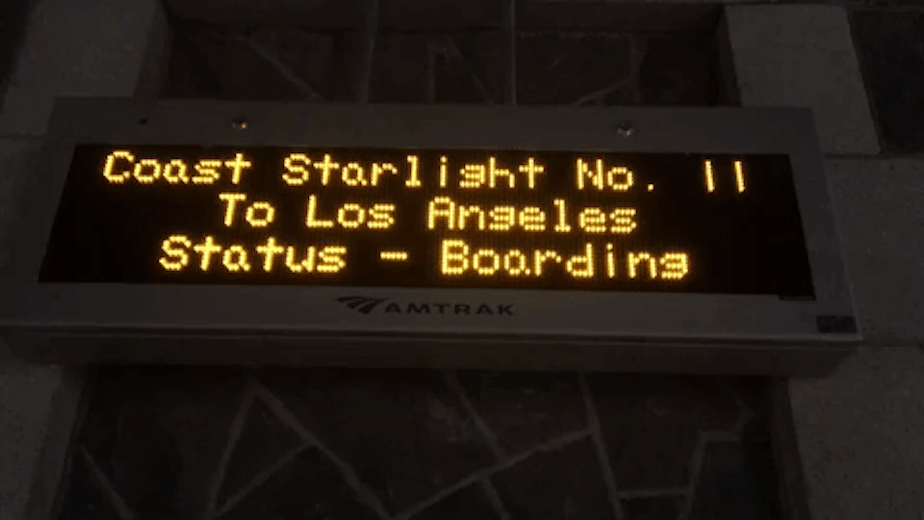 Amtrak Coast Starlight boarding sign gif