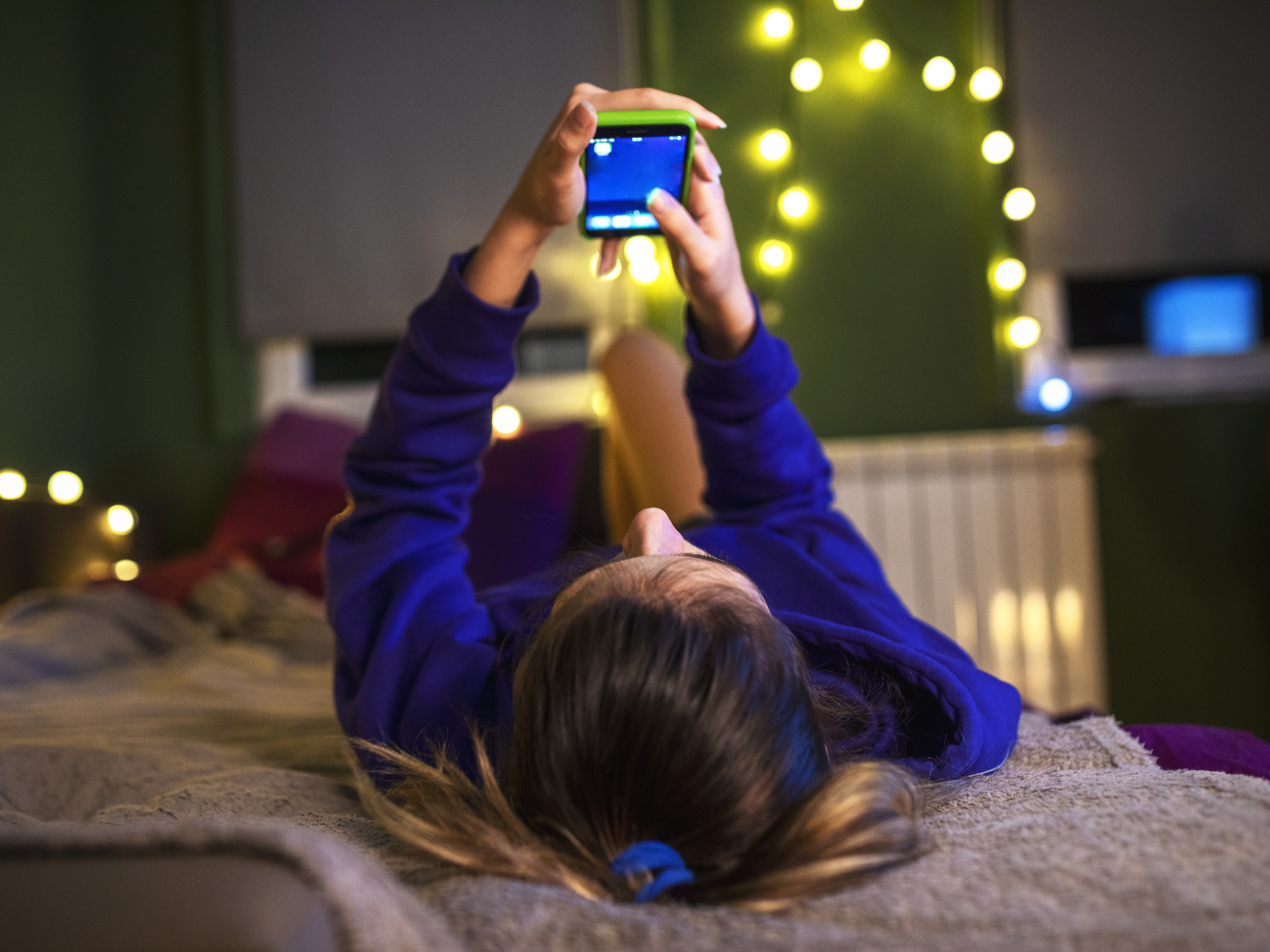 caption: A large study looked at 11- and 12-year-old children, and 72% of them had their own cellphone.