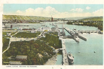 caption: A postcard of the Ballard Locks, 1917