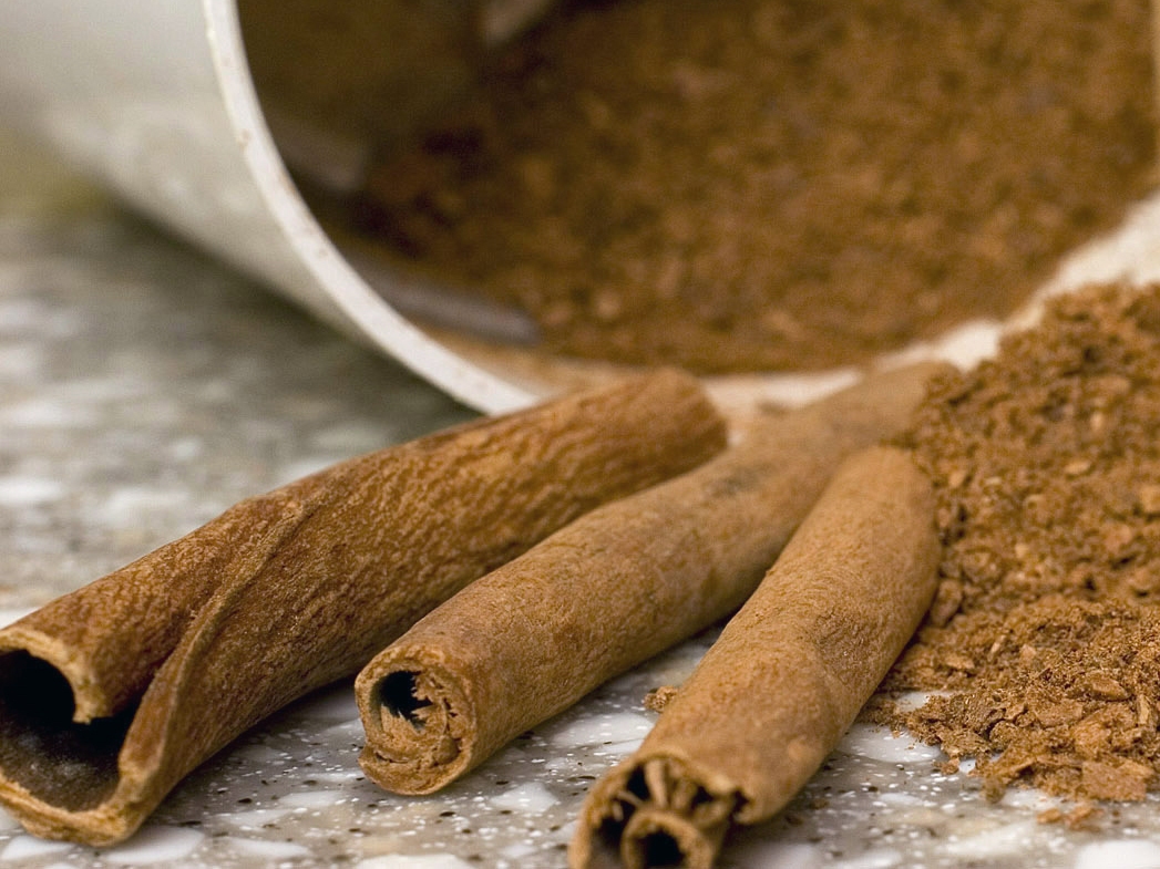 caption: Stick and ground cinnamon is displayed for a photograph in Concord, N.H., on March 2, 2008. 