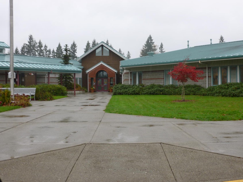 caption: Emily Dickinson Elementary School in Redmond, Wash.