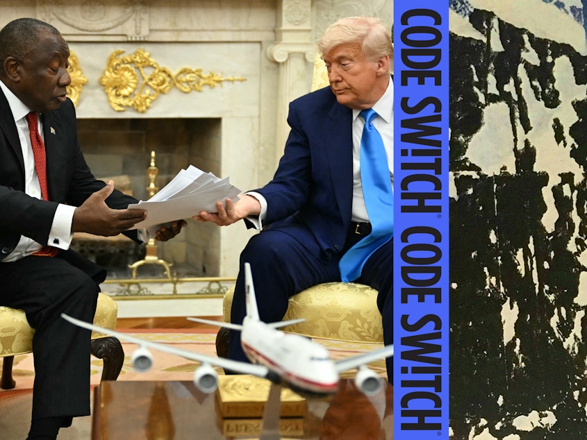 caption: South African President Ramaphosa meets President Trump amid tensions over Washington's resettlement of white Afrikaners that the U.S. president claims are the victims of "genocide."