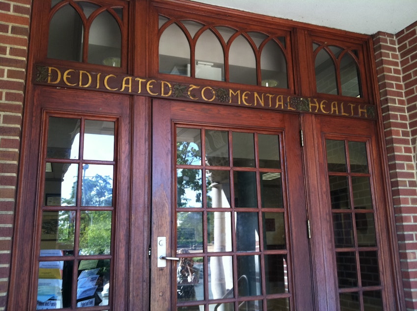 caption: The main entrance of Western State Hospital in Lakewood, Wash.